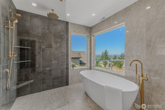 2222 NW Iris Court, Camas, WA 98607