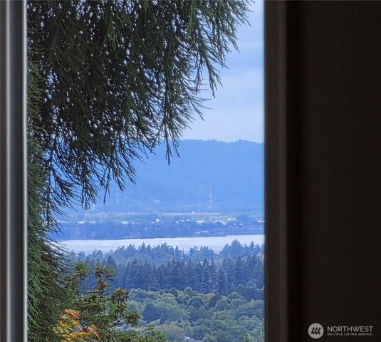 2222 NW Iris Court, Camas, WA 98607