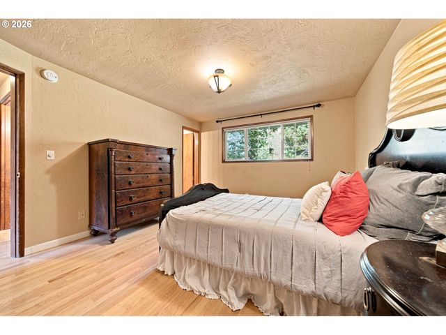 6675 Se KERN Ct, Milwaukie, OR 97267
