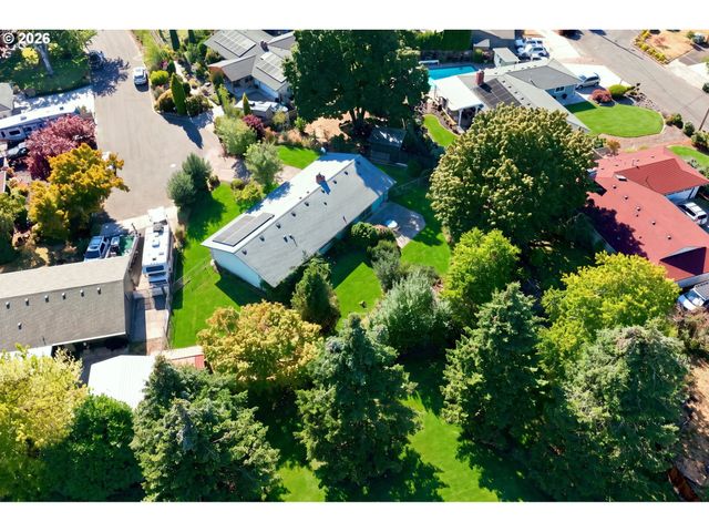 6675 Se KERN Ct, Milwaukie, OR 97267
