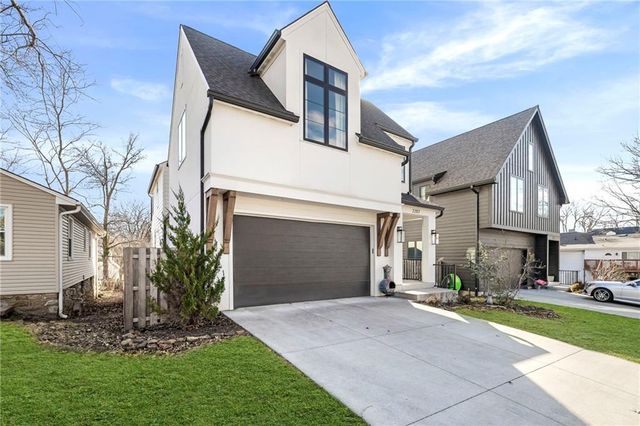 2207 W 48th Street, Westwood, KS 66205