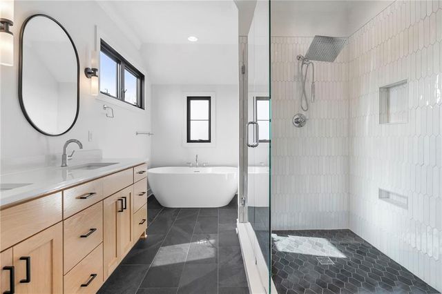 2207 W 48th Street, Westwood, KS 66205