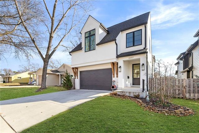 2207 W 48th Street, Westwood, KS 66205
