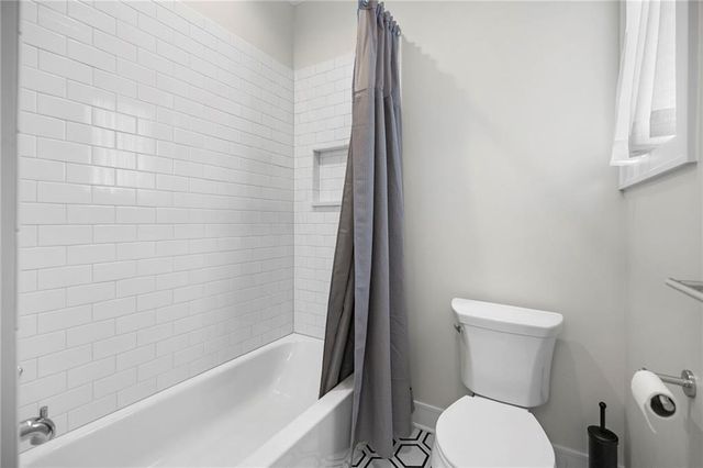 2207 W 48th Street, Westwood, KS 66205