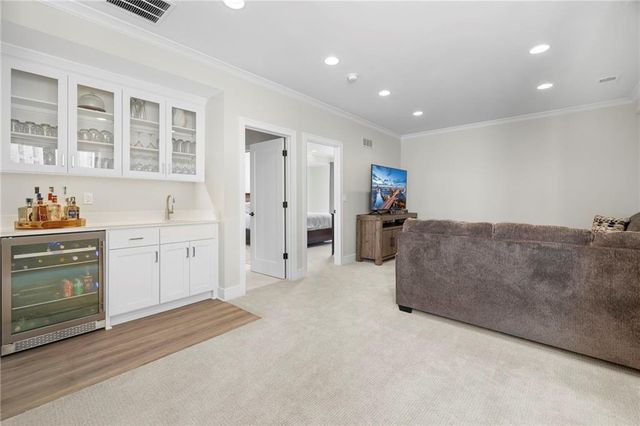 2207 W 48th Street, Westwood, KS 66205