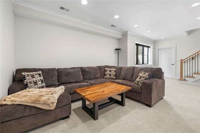 2207 W 48th Street, Westwood, KS 66205