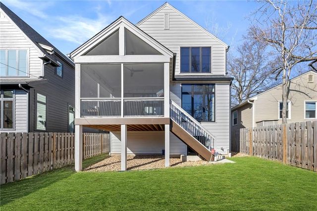 2207 W 48th Street, Westwood, KS 66205