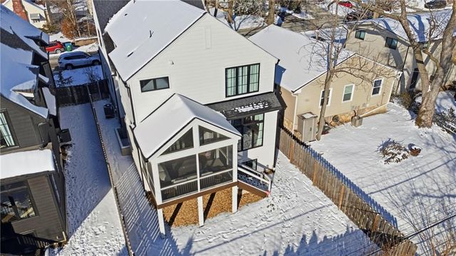 2207 W 48th Street, Westwood, KS 66205