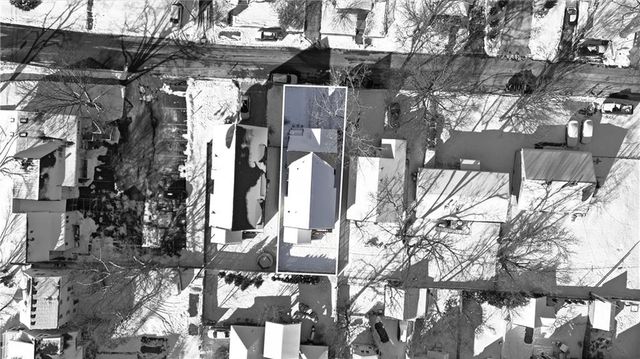 2207 W 48th Street, Westwood, KS 66205