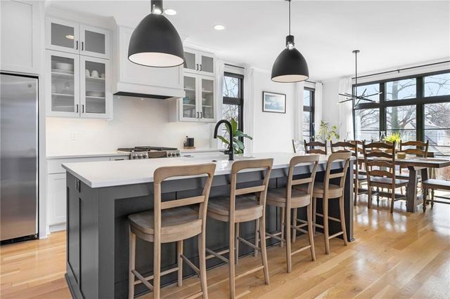 2207 W 48th Street, Westwood, KS 66205