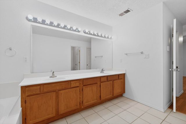 6209 Summerwood Road NW, Albuquerque, NM 87120