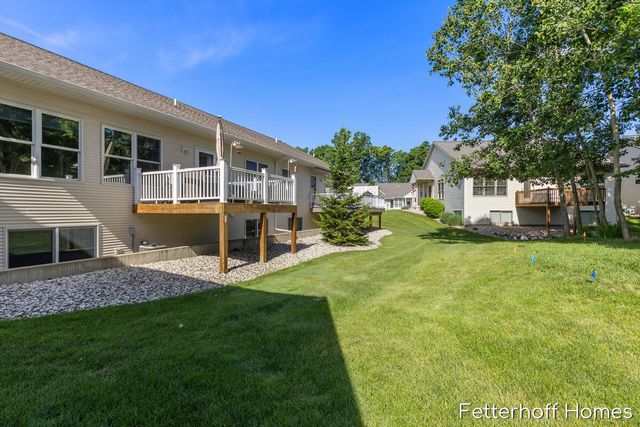 945 Kensington Street Nw 122, City Of Walker, MI 49534