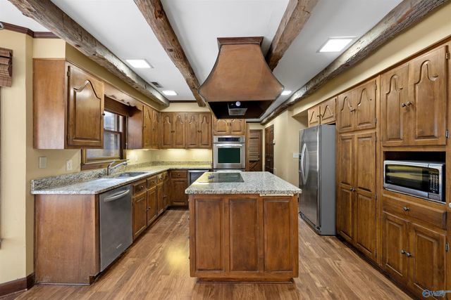 311 McCleskey Drive, Hartselle, AL 35640