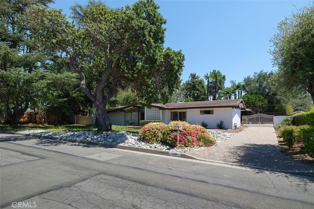 1036 W Donington Street, Glendora, CA 91741