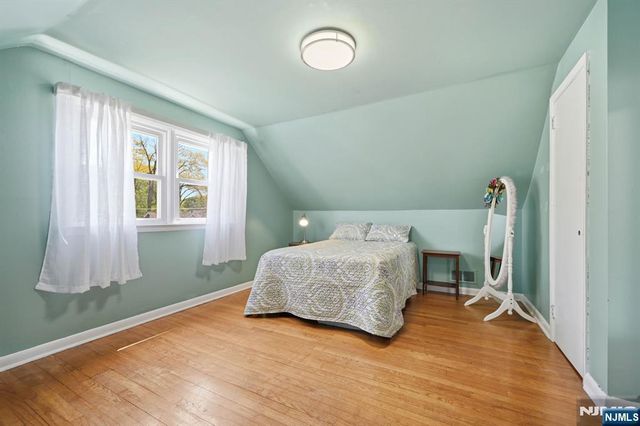 31 Dacotah Avenue, Oakland, NJ 07436