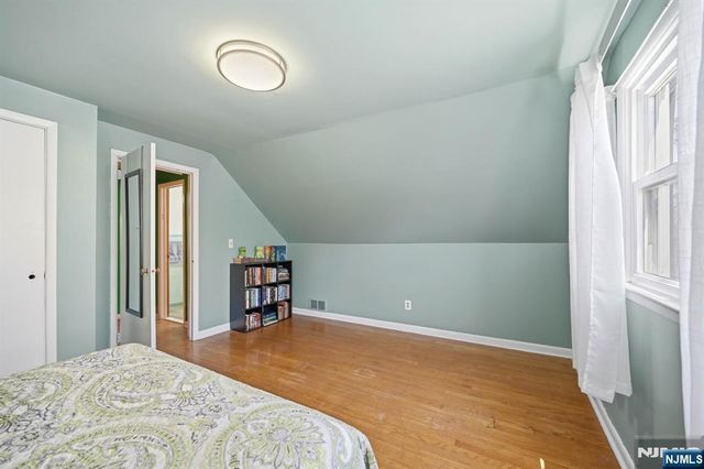 31 Dacotah Avenue, Oakland, NJ 07436