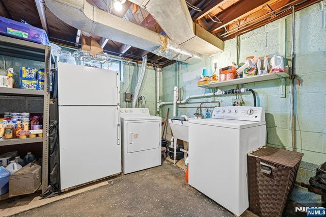 31 Dacotah Avenue, Oakland, NJ 07436