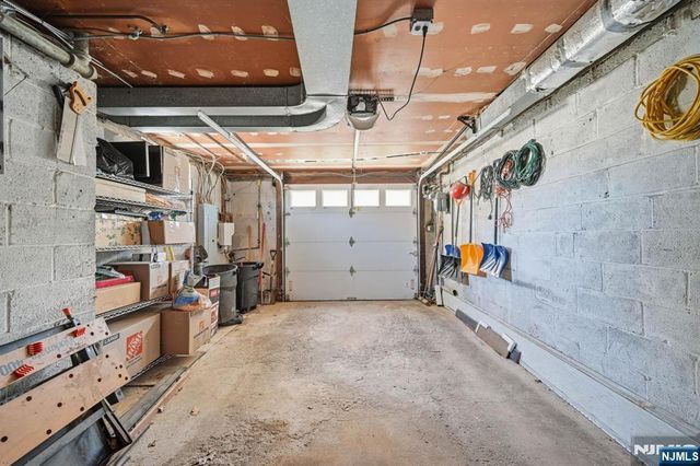 31 Dacotah Avenue, Oakland, NJ 07436