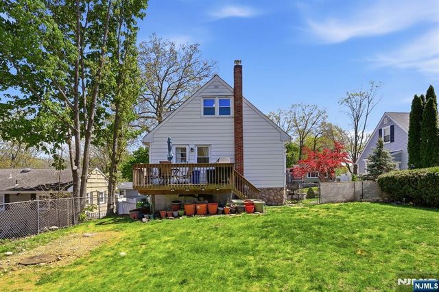 31 Dacotah Avenue, Oakland, NJ 07436