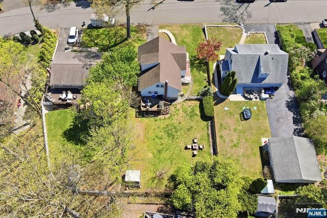 31 Dacotah Avenue, Oakland, NJ 07436