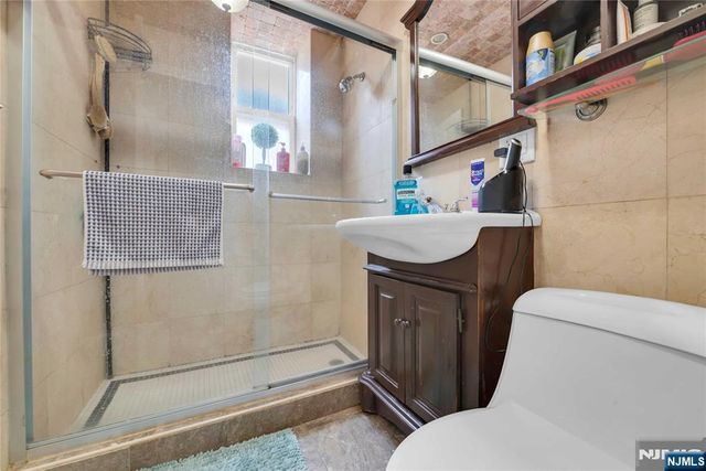 18 74th Street BA2, North Bergen, NJ 07047