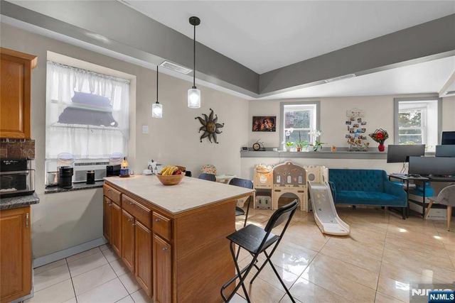 18 74th Street BA2, North Bergen, NJ 07047