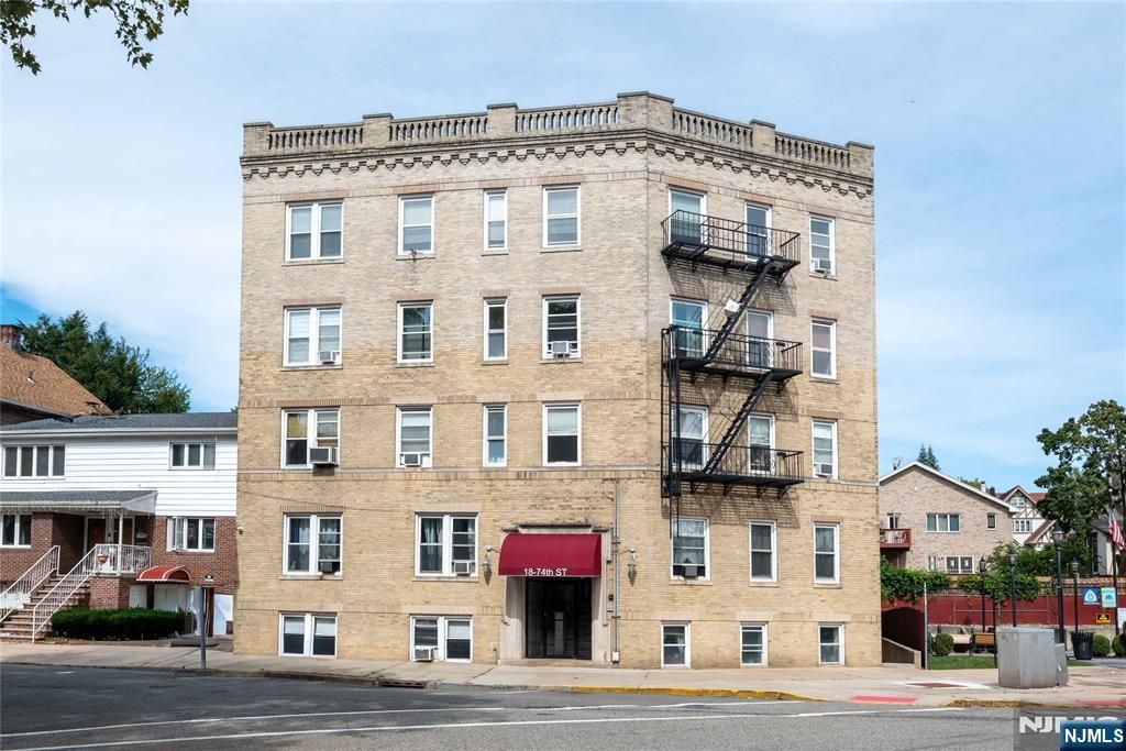18 74th Street BA2, North Bergen, NJ 07047