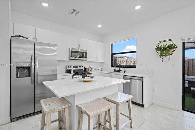 9941 SW 231st Ln 9941, Miami, FL 33190