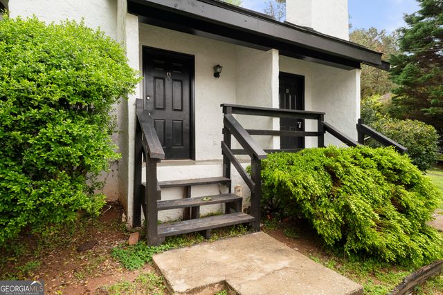 8506 Pineland Drive, Jonesboro, GA 30238