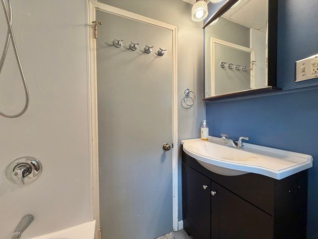 41 Pease Ave, Monson, MA 01057