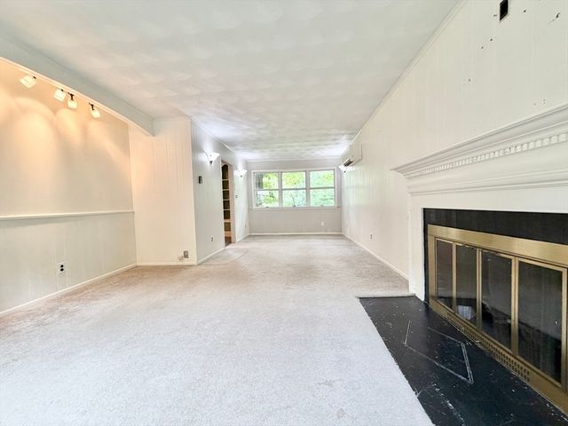 41 Pease Ave, Monson, MA 01057