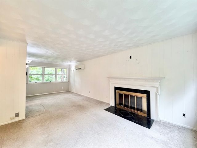 41 Pease Ave, Monson, MA 01057