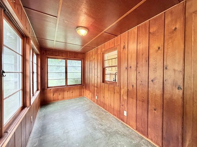 41 Pease Ave, Monson, MA 01057