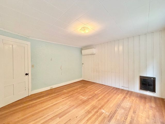 41 Pease Ave, Monson, MA 01057