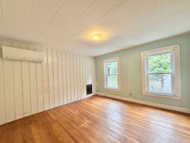 41 Pease Ave, Monson, MA 01057