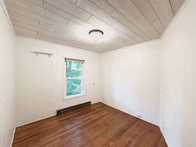 41 Pease Ave, Monson, MA 01057