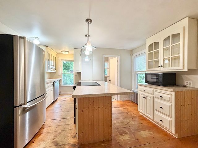41 Pease Ave, Monson, MA 01057