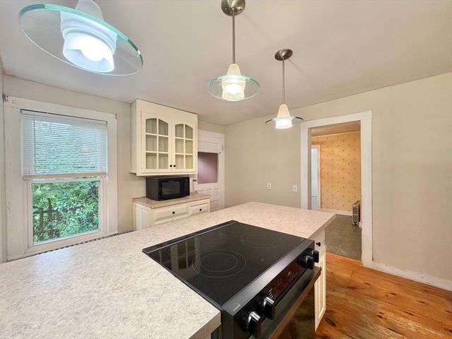 41 Pease Ave, Monson, MA 01057