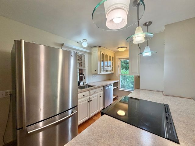 41 Pease Ave, Monson, MA 01057