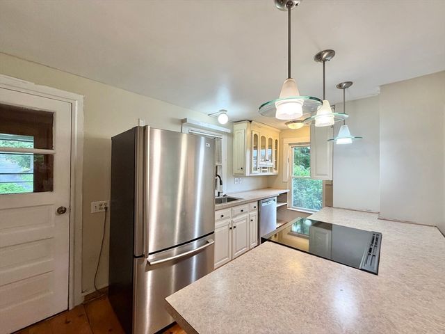 41 Pease Ave, Monson, MA 01057