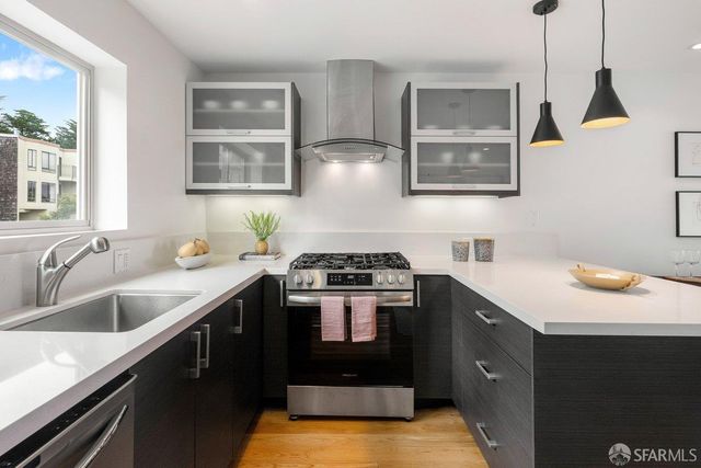 827 Corbett Avenue 101, San Francisco, CA 94131