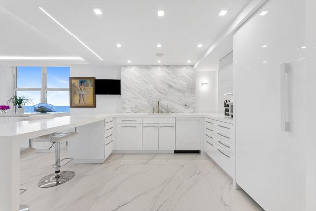 3407 S Ocean Boulevard 4a, Highland Beach, FL 33487