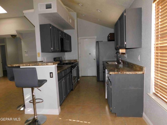 8609 PILGRIMAGE Circle, El Paso, TX 79912