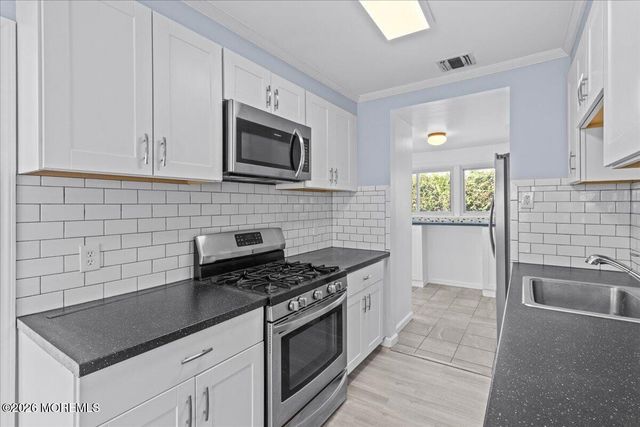 1018 Woodmere Drive, Keyport, NJ 07735