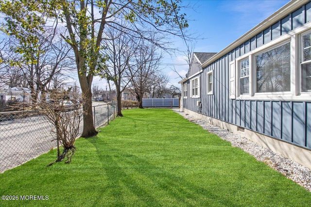 1018 Woodmere Drive, Keyport, NJ 07735