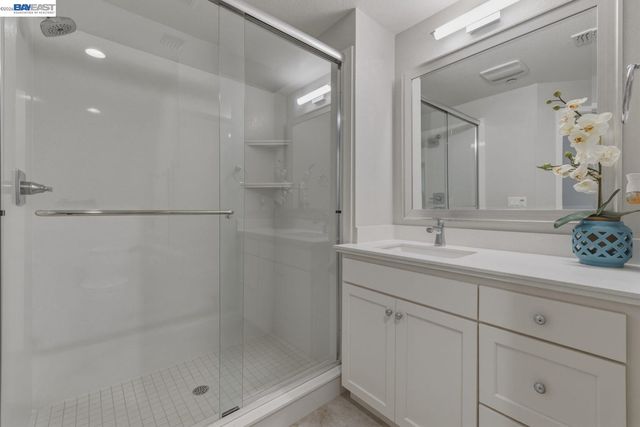 520 Sandalwood Dr, Livermore, CA 94551
