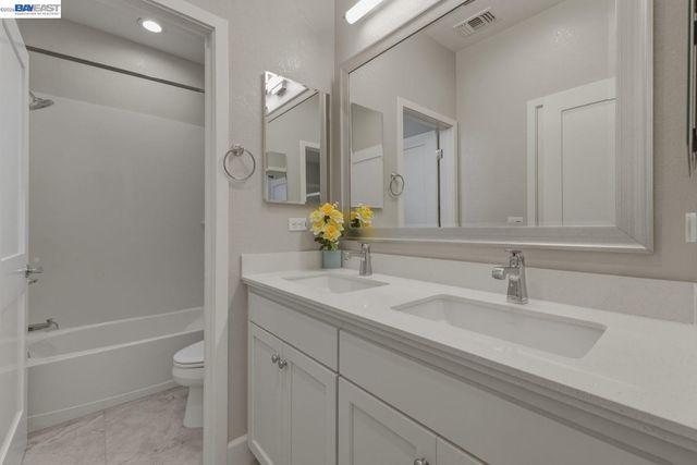 520 Sandalwood Dr, Livermore, CA 94551