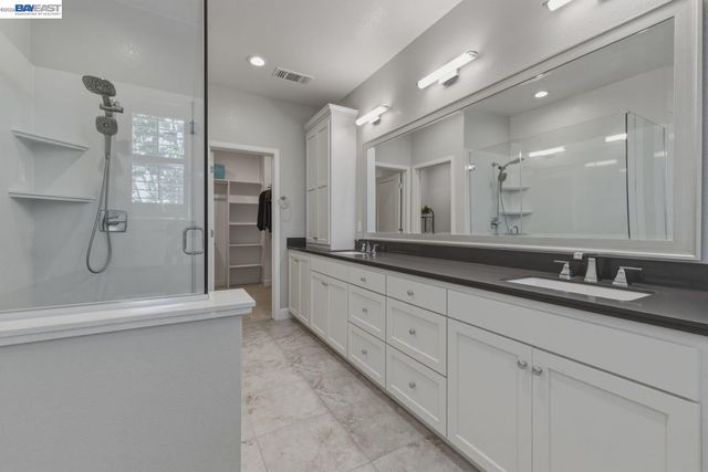 520 Sandalwood Dr, Livermore, CA 94551