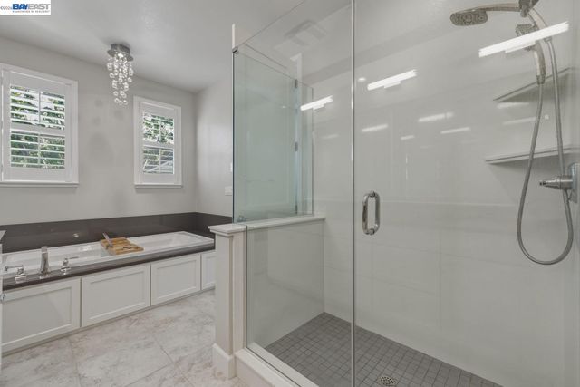 520 Sandalwood Dr, Livermore, CA 94551