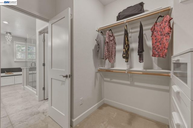 520 Sandalwood Dr, Livermore, CA 94551